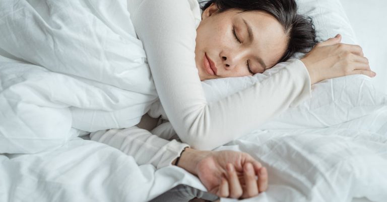 How to be disciplined enough to sleep early